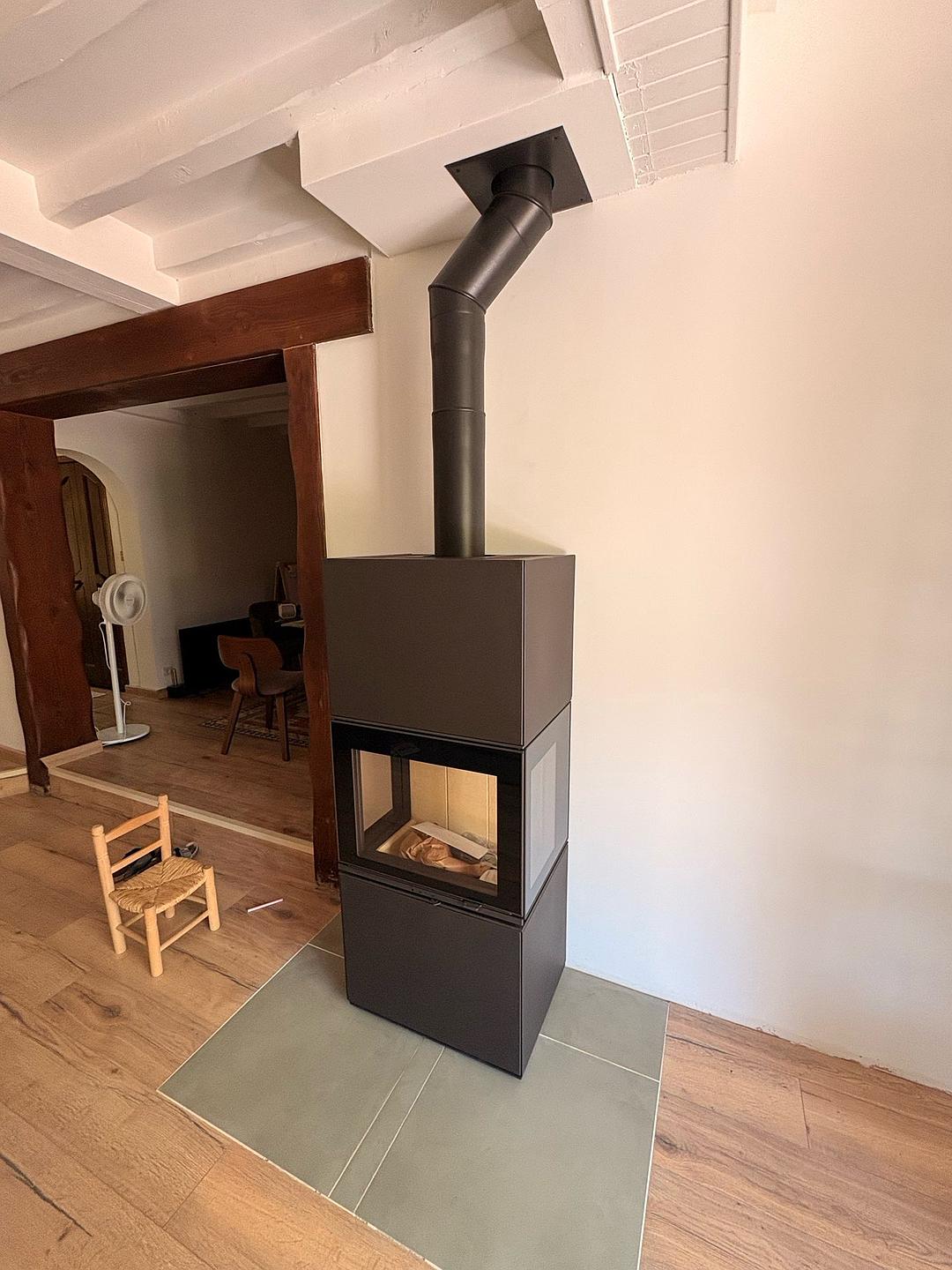 Poêle à bois Romotop Lera CG installé à Pierre-Bénite